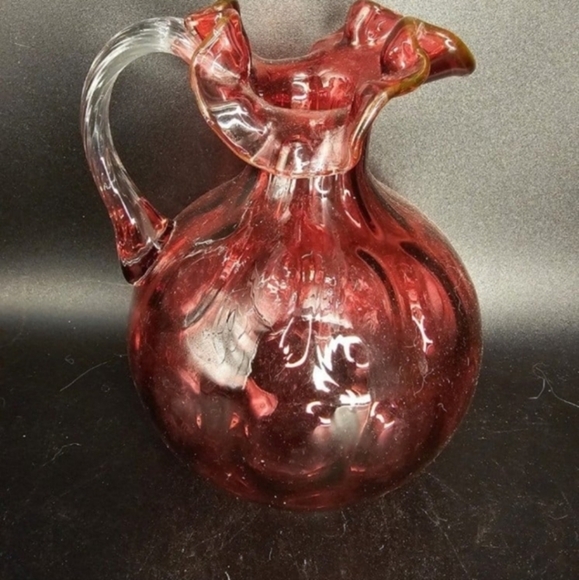 Vintage‎ Fenton ruffle edge hand blown thumbprint vase/pitcher - Picture 2 of 7